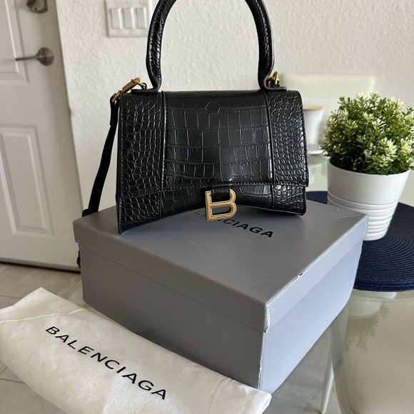 Mini Balenciaga black. Completamente nueva. Sin detalles, con su caja y funda. - Picture 2 of 4